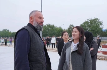 Peluncuran Global Menara Jatuh Terbaru